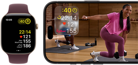 ساعة Apple Watch بجوار iPhone مع جلسة +Apple Fitness معروضة على شاشة الجهاز