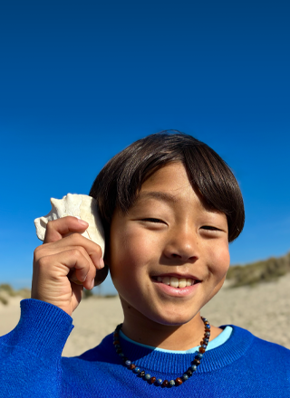 صورة تم التقاطها باستخدام كاميرا 48MP&nbsp;Fusion، ميزة الجيل الجديد من البورتريه قيد الاستخدام، مع التركيز على وجه الشخص