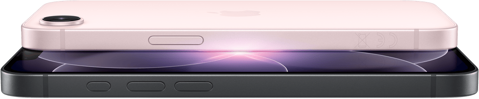 جهاز iPhone&nbsp;17e، الجهة الجانبية والجزء الخارجي الخلفي في الوضع الأفقي، لون زهري ناعم، جهاز iPhone&nbsp;17e، الجهة الجانبية والجزء الخارجي الأمامي في الوضع الأفقي، لون أسود