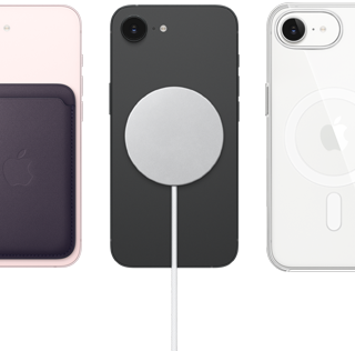  جهاز iPhone&nbsp;17e، الجزء الخارجي الخلفي، لون زهري ناعم، محفظة من نسيج محبوك مع&nbsp;MagSafe مثبتة، جهاز iPhone&nbsp;17e، الجزء الخارجي الخلفي، لون أسود، شاحن&nbsp;MagSafe مثبت، جهاز iPhone&nbsp;17e، الجزء الخارجي الخلفي، لون أبيض، حافظة شفافة مع MagSafe مثبتة